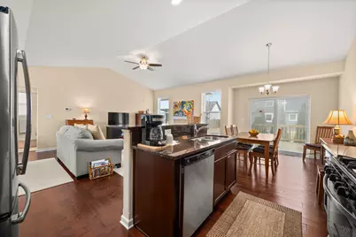 21 W Winterberry Avenue, Cortland, IL 60112 - Photo 11