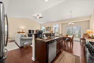 21 W Winterberry Ave, Cortland, IL 60112 - Photo 11