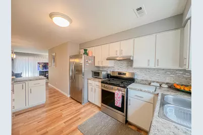 8422 W Catalpa Avenue #202, Chicago, IL 60656 - Photo 15