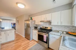 8422 W Catalpa Ave, Chicago, IL 60656 - Photo 15