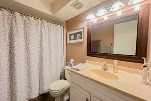 8422 W Catalpa Ave, Chicago, IL 60656 - Photo 23