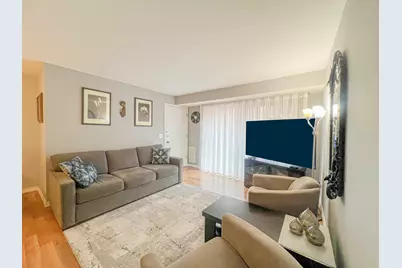 8422 W Catalpa Avenue #202, Chicago, IL 60656 - Photo 3