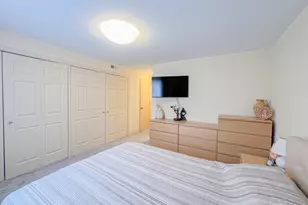 8422 W Catalpa Ave, Chicago, IL 60656 - Photo 19