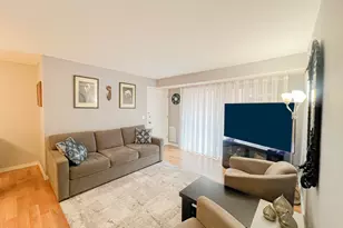 8422 W Catalpa Ave, Chicago, IL 60656 - Photo 5