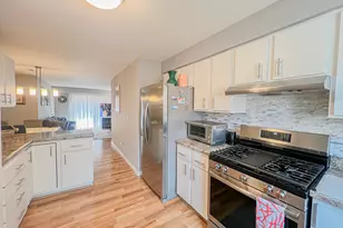 8422 W Catalpa Ave, Chicago, IL 60656 - Photo 11