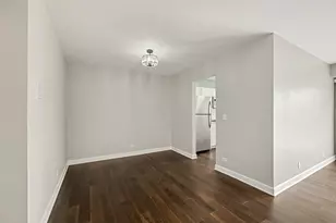 27W685 Grasmere Dr, Winfield, IL 60190 - Photo 5