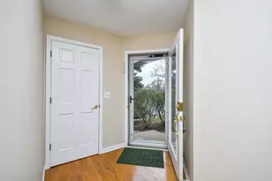 304 Camarie Ct, Naperville, IL 60540 - Photo 7