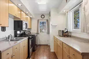 63 Wren Rd, Carpentersville, IL 60110 - Photo 3