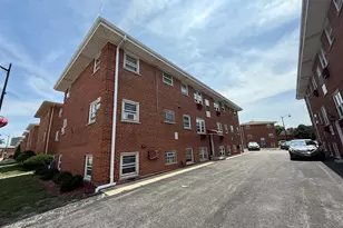 9451 Maple Dr, Rosemont, IL 60018 - Photo 1