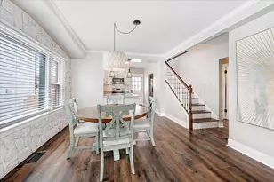 272 N Willow Rd, Elmhurst, IL 60126 - Photo 9