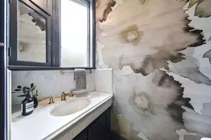 1352 N La Salle Dr, Chicago, IL 60610 - Photo 17