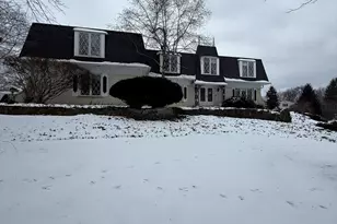 71 Watergate Dr, South Barrington, IL 60010 - Photo 1