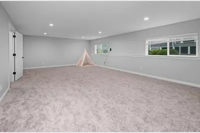 4709 Pheasant Creek Avenue, Davenport, IA 52807 - Photo 37