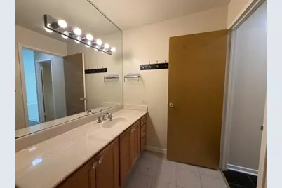 211 E Ohio Street #2409, Chicago, IL 60611 - Photo 13