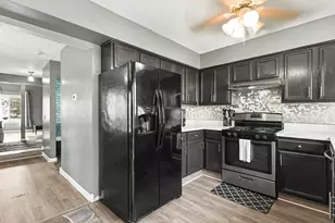 554 Alton Ct, Carol Stream, IL 60188 - Photo 9