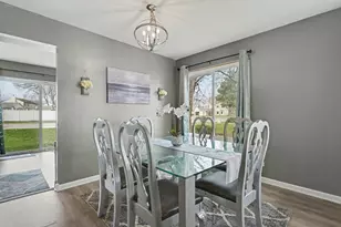 554 Alton Ct, Carol Stream, IL 60188 - Photo 7