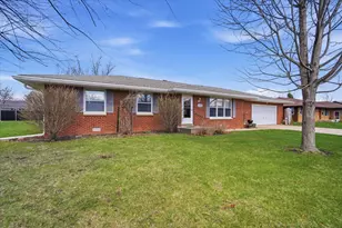 308 Linden St, Dwight, IL 60420 - Photo 1