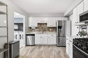 1320A Lore Ln, Lombard, IL 60148 - Photo 9