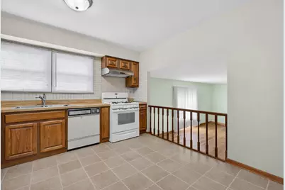 1300 Big Horn Trail, Carol Stream, IL 60188 - Photo 9