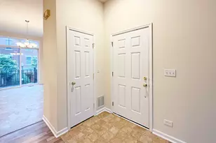 132 Dawson Dr, Elgin, IL 60120 - Photo 3