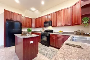 132 Dawson Dr, Elgin, IL 60120 - Photo 5