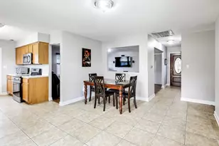 1008 Woodland Dr, Wheeling, IL 60090 - Photo 7