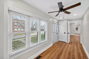 305 W Exchange St, Sycamore, IL 60178 - Photo 21