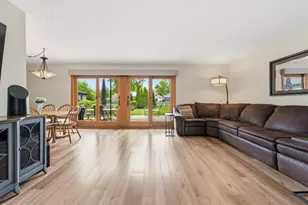 801 Delphia Ave, Elk Grove Village, IL 60007 - Photo 7