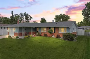801 Delphia Ave, Elk Grove Village, IL 60007 - Photo 3