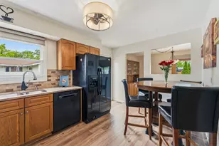 801 Delphia Ave, Elk Grove Village, IL 60007 - Photo 13