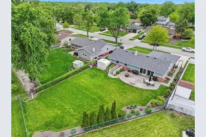 801 Delphia Avenue, Elk Grove Village, IL 60007 - Photo 41