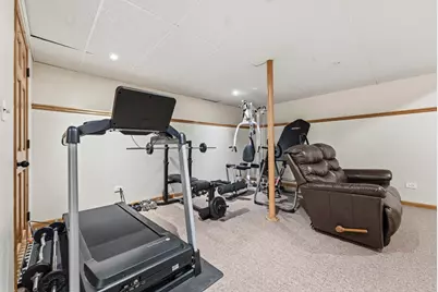 801 Delphia Avenue, Elk Grove Village, IL 60007 - Photo 33