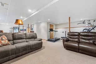 801 Delphia Ave, Elk Grove Village, IL 60007 - Photo 31