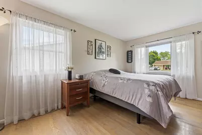 801 Delphia Avenue, Elk Grove Village, IL 60007 - Photo 21