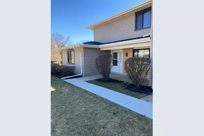 166 Chatham Court #B, Bloomingdale, IL 60108 - Photo 1