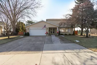 2019 E Avon Lane, Arlington Heights, IL 60004 - Photo 1
