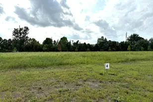 24 Brookside Dr, Peru, IL 61354 - Photo 1