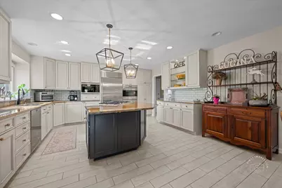 825 Persimmon Drive, Saint Charles, IL 60174 - Photo 13