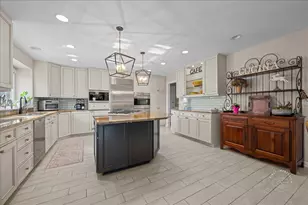 825 Persimmon Dr, Saint Charles, IL 60174 - Photo 13