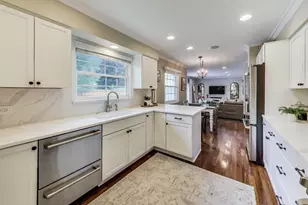 833 Fairlawn Ave, Libertyville, IL 60048 - Photo 15