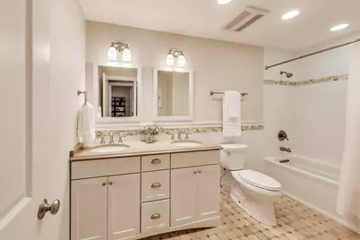 833 Fairlawn Avenue, Libertyville, IL 60048 - Photo 35