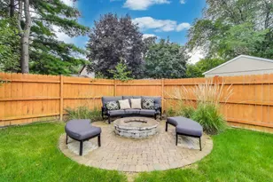 833 Fairlawn Ave, Libertyville, IL 60048 - Photo 49