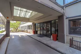 6030 N Sheridan Rd, Chicago, IL 60660 - Photo 3