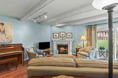 1755 Plymouth Court #D, Wheaton, IL 60189 - Photo 5