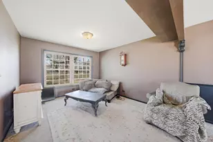 5S671 Heather Ct, Naperville, IL 60540 - Photo 7
