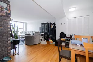 2201 N Cleveland Ave, Chicago, IL 60614 - Photo 5