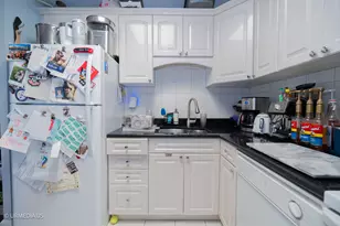 2201 N Cleveland Ave, Chicago, IL 60614 - Photo 7