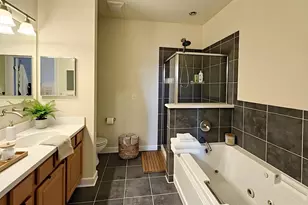 [Address not provided], Elgin, IL 60120 - Photo 9