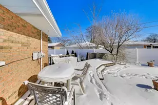 16827 Parkside Ave, South Holland, IL 60473 - Photo 25