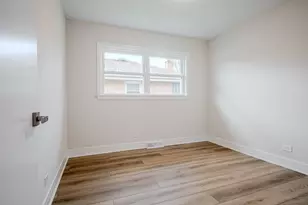 8058 E Prairie Rd, Skokie, IL 60076 - Photo 11